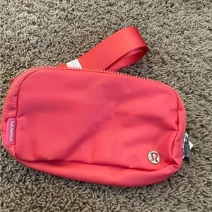 NWT lululemon everywhere belt bag 1L